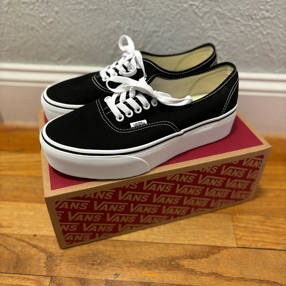 NWT Authentic Stackform Vans